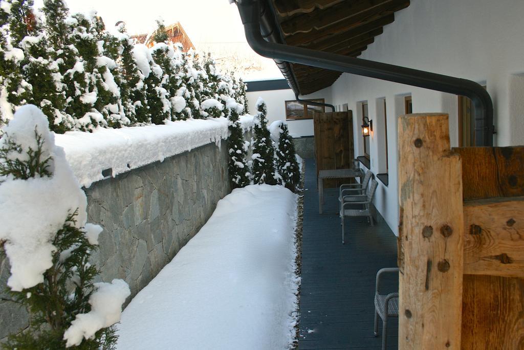 Appartements "Da Zillertaler Und Die Geigerin" Mayrhofen Szoba fotó